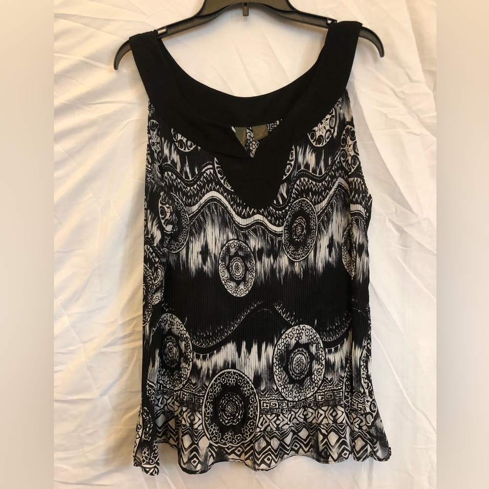 2X Serenade Black & White Patterned Sleeveless Women's Top